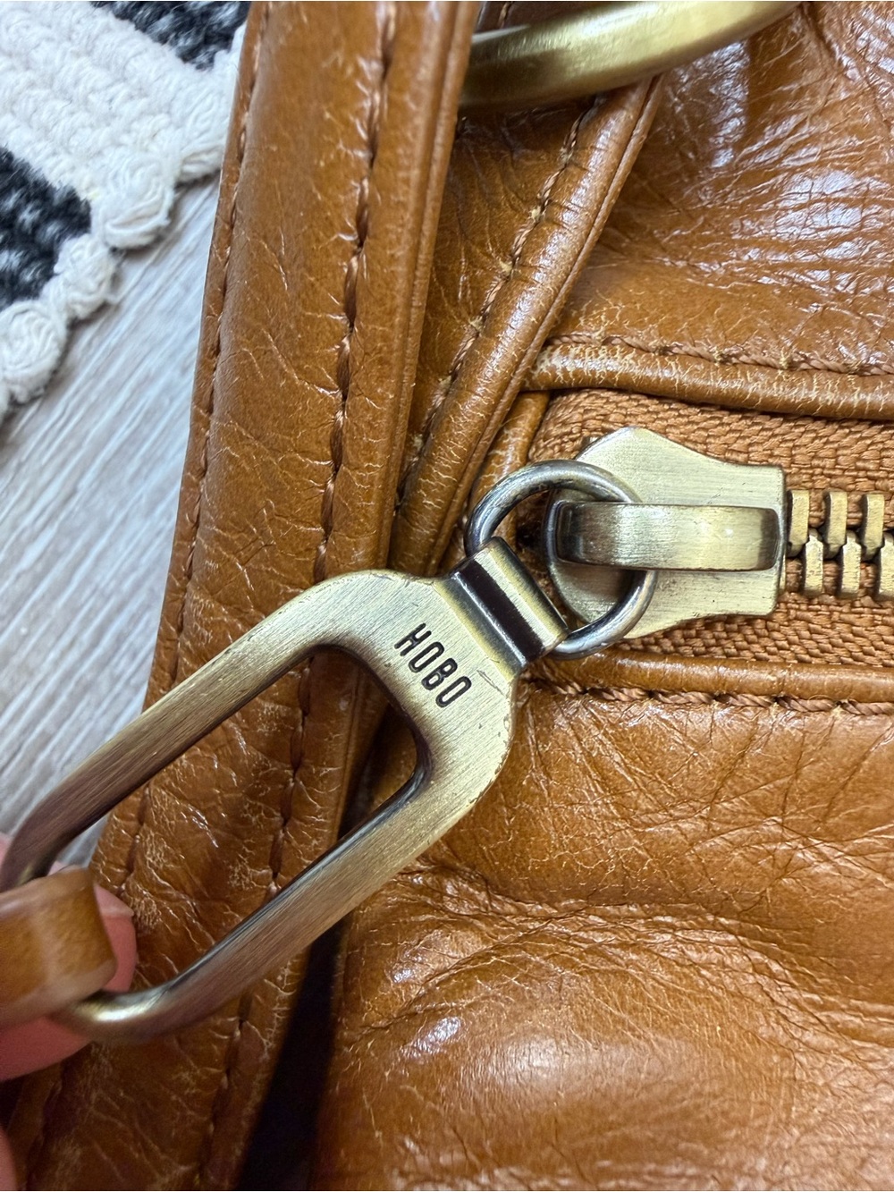 Hobo Cambel Polished Natural Leather Crossbody Bag - Picture 3 of 10